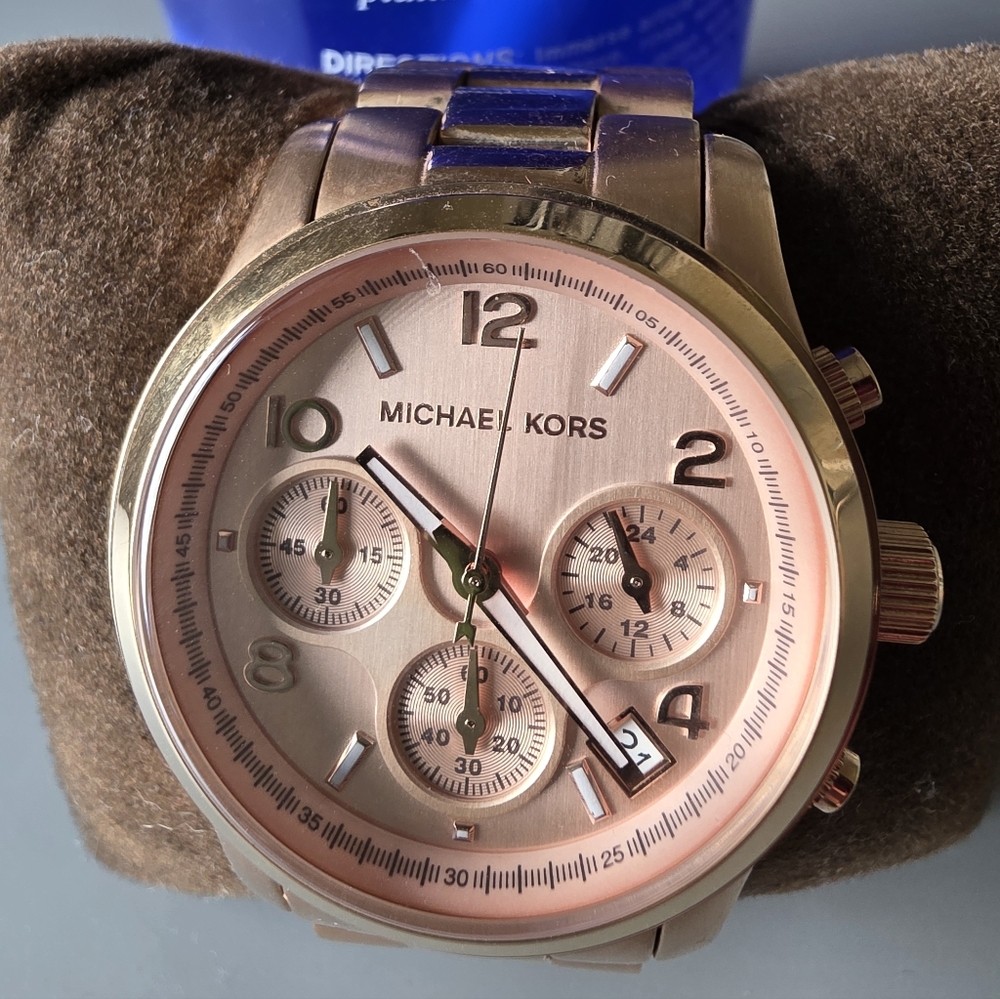 MICHAEL KORS ROSE GOLD WATCH